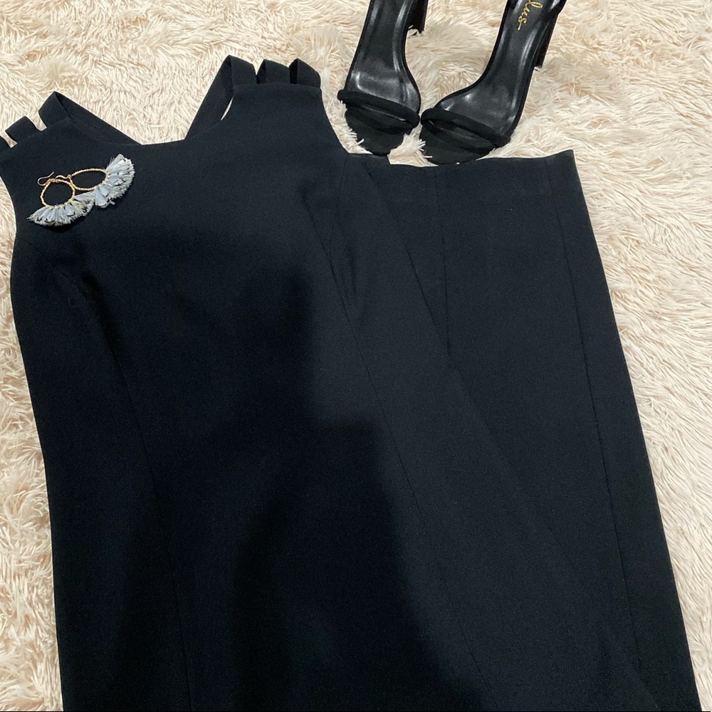 Black Liz Claiborne NIGHT long dress.